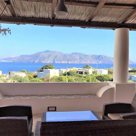Holiday home Casa Il Faro - Vista Mare, 100 Mt Dalla Lingua